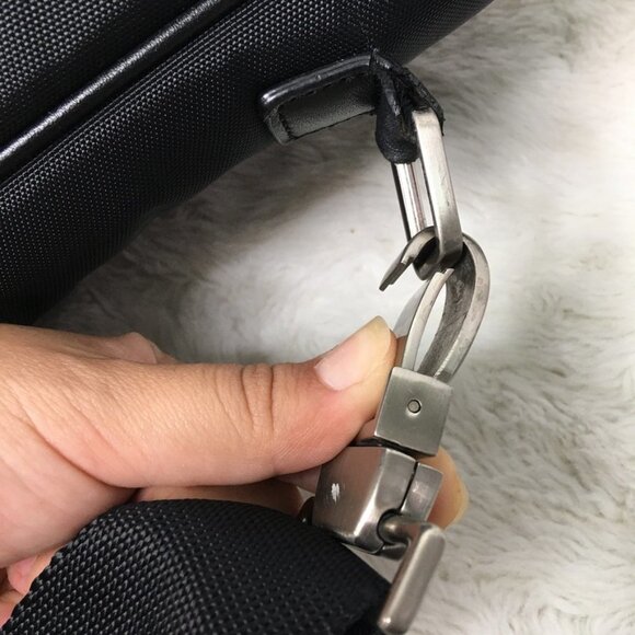 Tumi Women's Black Nylon Canvas Briefcase Laptop Messenger Bag 12.5 x 10.5 - Picture 6 of 16